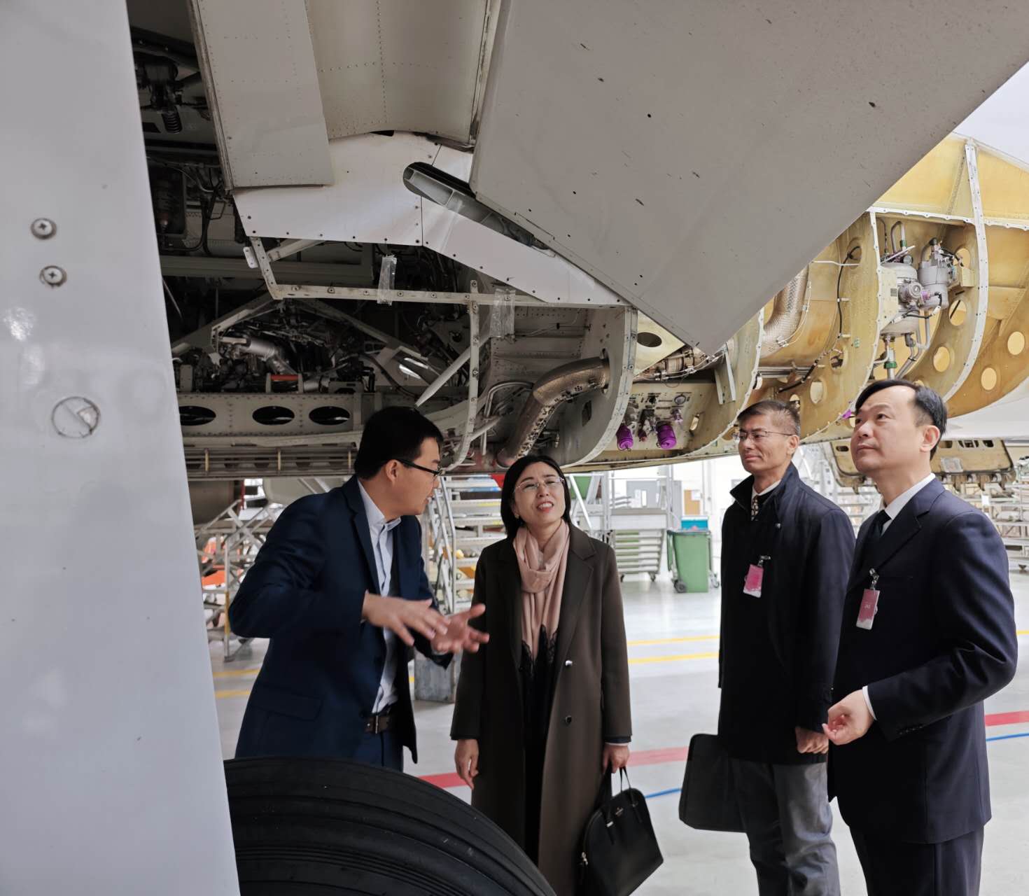 郭曉梅大使調研廣州航新愛沙尼亞Magnetic飛機維修公司 推動航空商務服務合作升級
